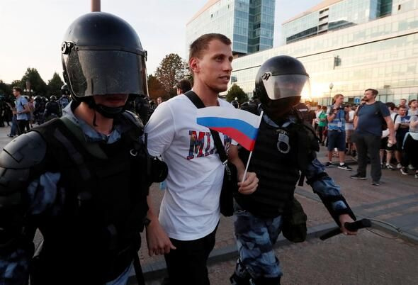 Moskova fena karıştı! Seçim protestosunda yüzlerce gözaltı