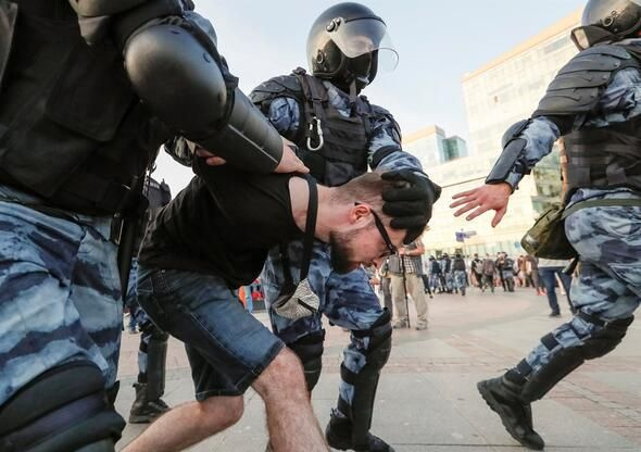 Moskova fena karıştı! Seçim protestosunda yüzlerce gözaltı