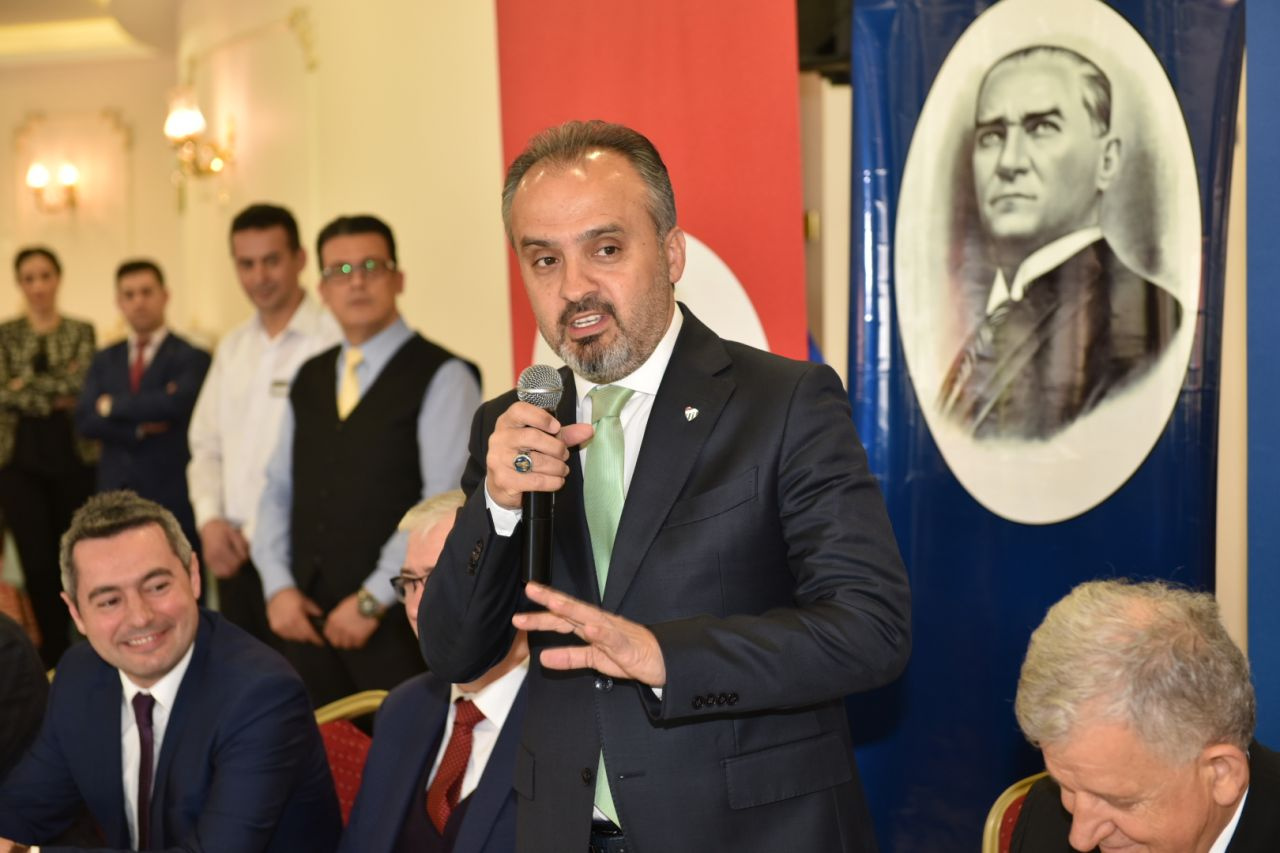 Bursa Belediye Başkanı Aktaş'ın 30 Ağustos'a ilişkin sözlerine Selçuk Yöntem çok içerledi!