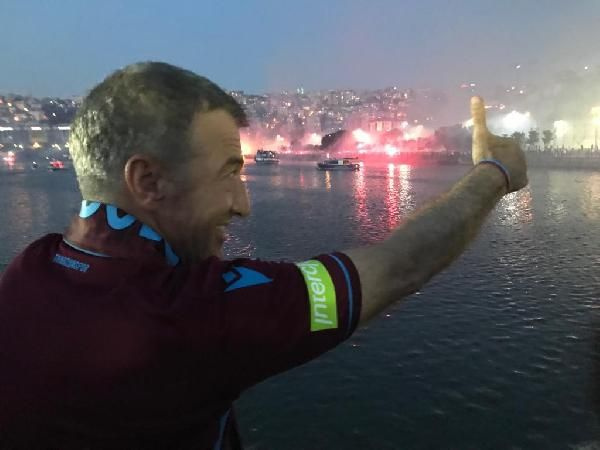 Trabzonspor’un 52. kuruluş yıl dönümü meşalelerle kutlandı