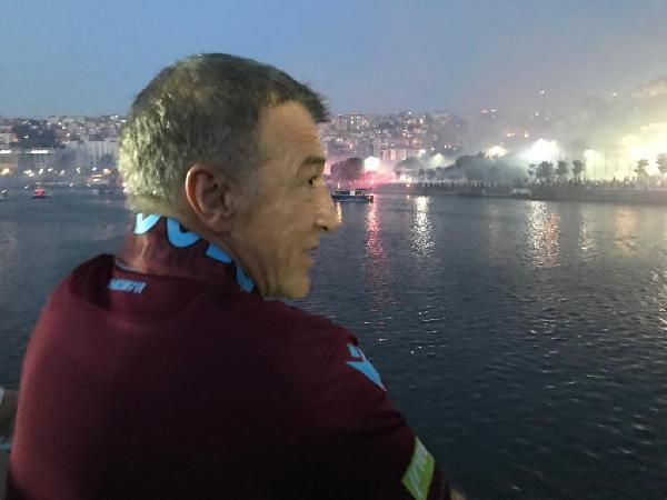 Trabzonspor’un 52. kuruluş yıl dönümü meşalelerle kutlandı