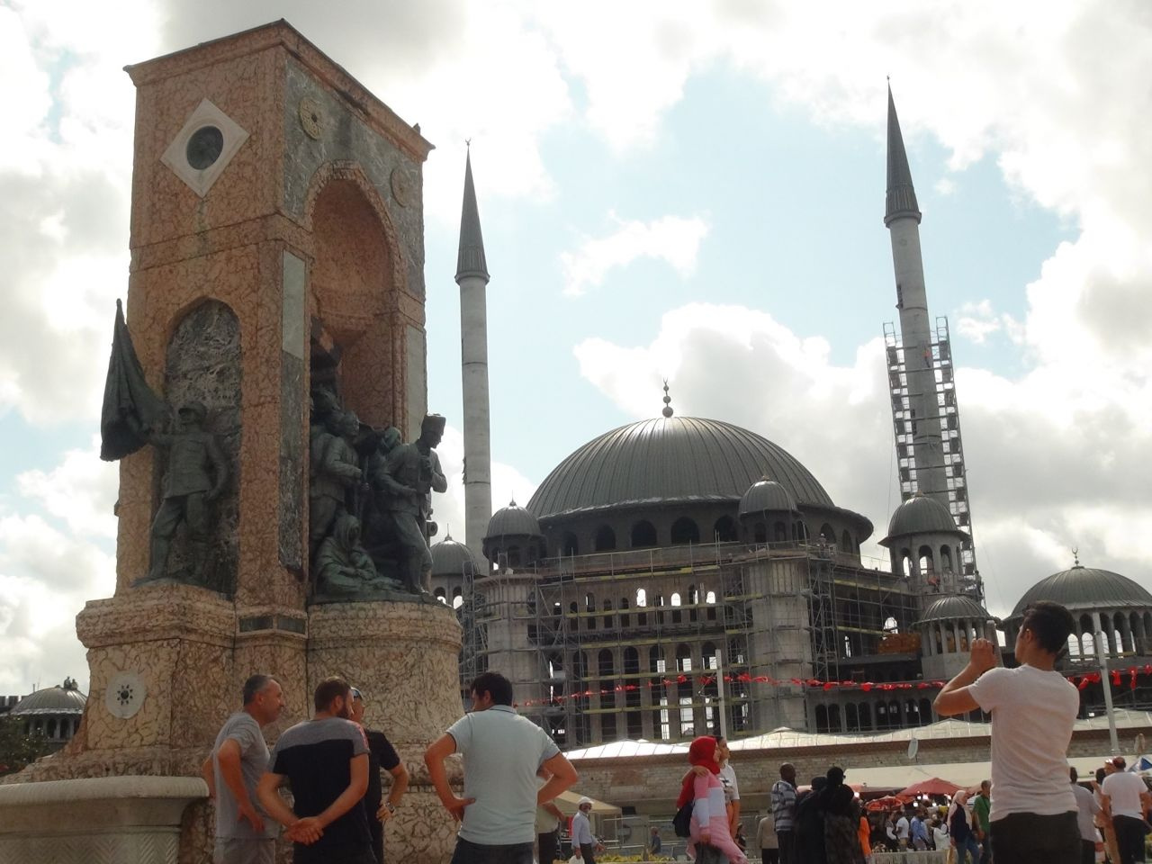 Taksim Camii’nde son durum havadan görüntülendi! İşte hizmete gireceği tarih