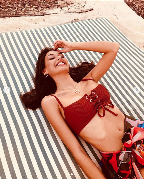 Dilan Çiçek Deniz'in bikinili fotoğrafları sosyal medyayı salladı! Yeni dizi öncesi tatil keyfi