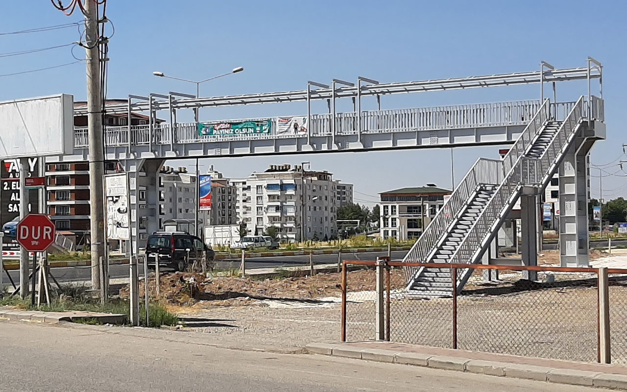 İlginç üst geçit bu kez Karadeniz’de değil Adıyaman’da