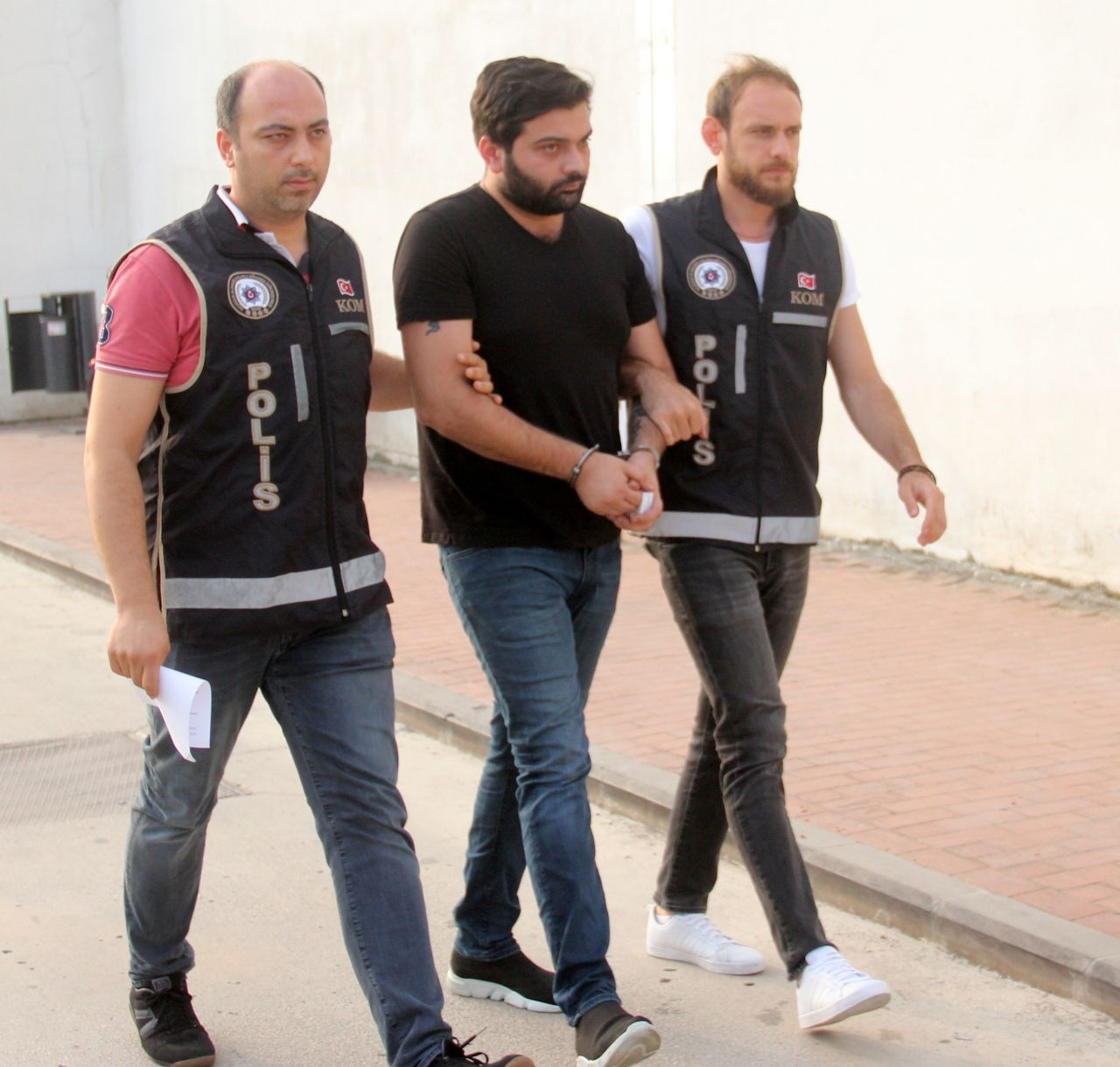 Adana'da suç şebekesi çökertildi! Aile boyu emekli, dul ve yetim avcısı çıktılar