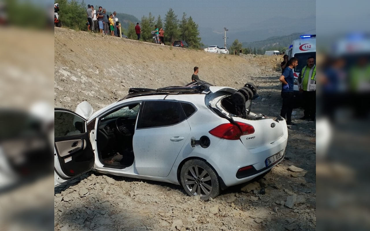 Antalya'da trafik kazasında anne ile oğlu öldü