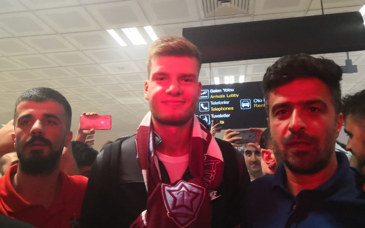 Trabzonspor'dan gece yarısı bombası! Alexander Sörloth çoşkuyla karşılandı