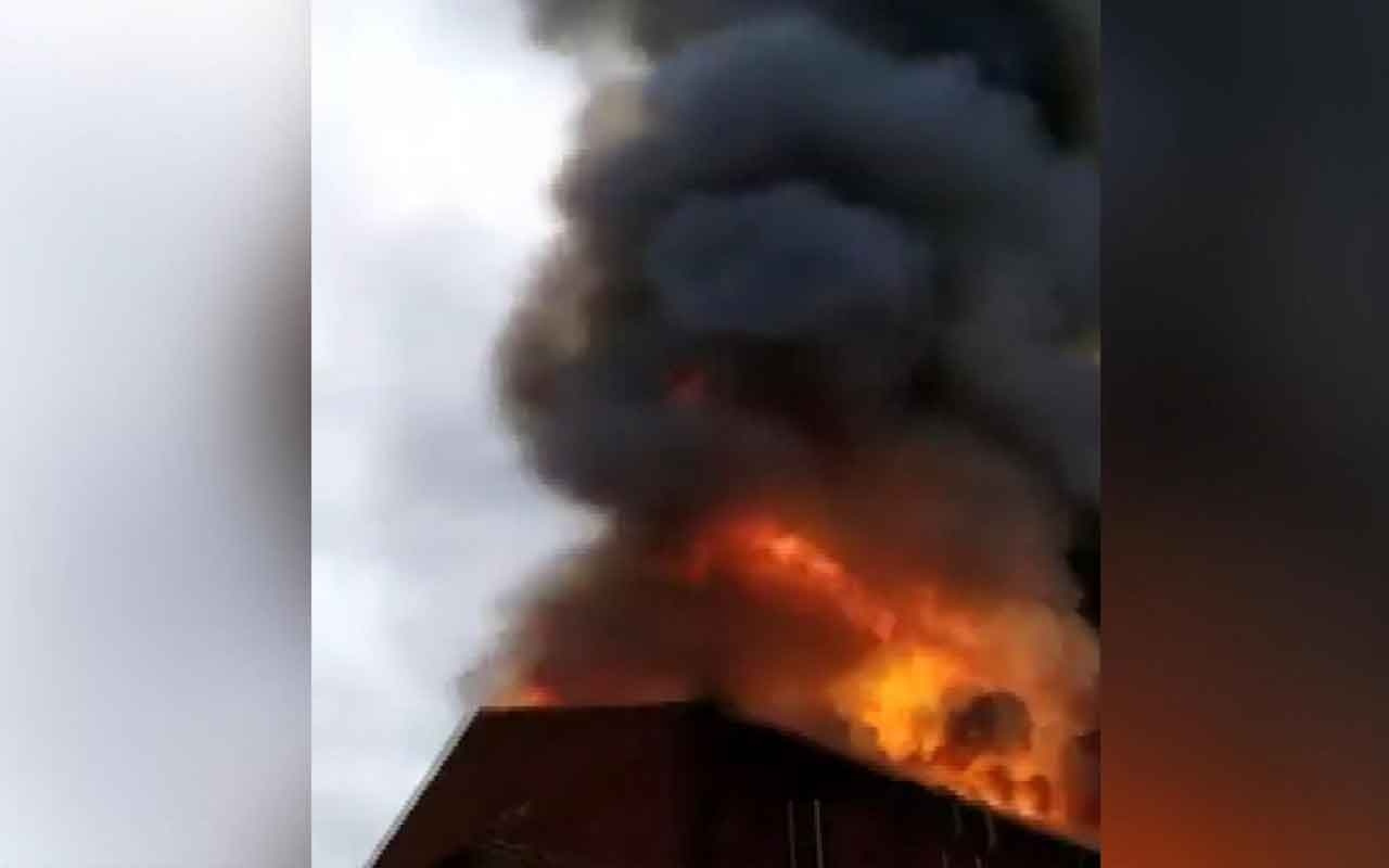 Rusya’da tarihi binada yangın