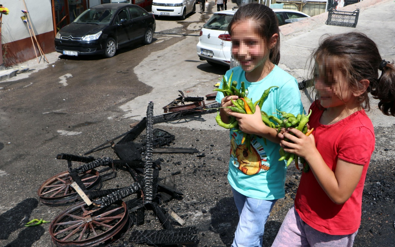 Erzurum'da seyyar satıcılar eylem yaptı çocuklar sebzeleri topladı!