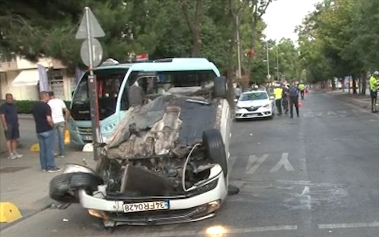 Aracın süratli bir şekilde takla atması güvenlik kameralarına yansıdı