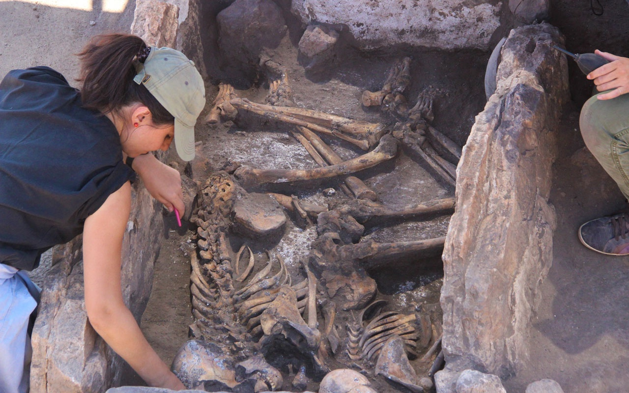 Eskişehir'de 5 bin yıllık insan iskeletleri keşfedildi görenler şaşkına döndü