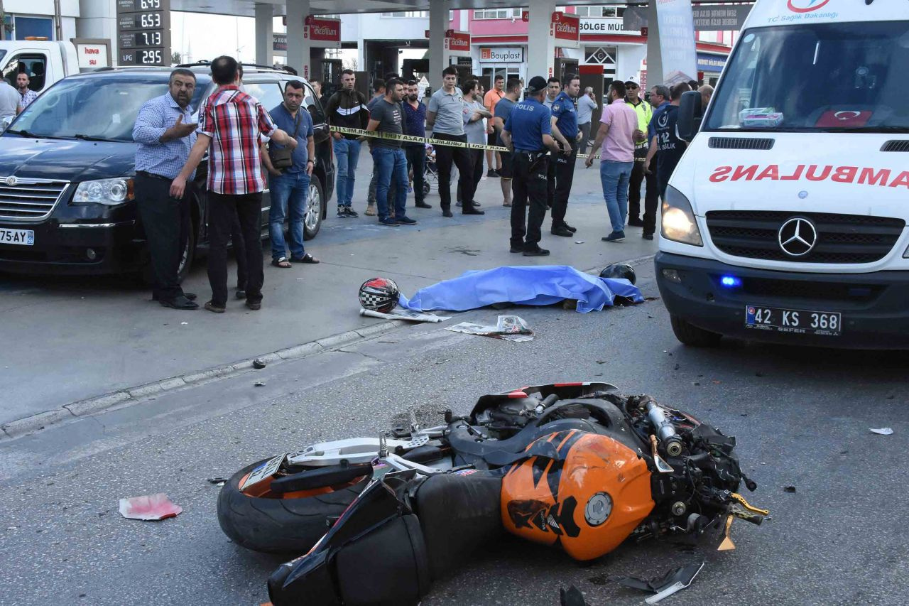 Konya’da motosikletle hız ve zikzak can aldı! Yakınları sinir krizi geçirdi