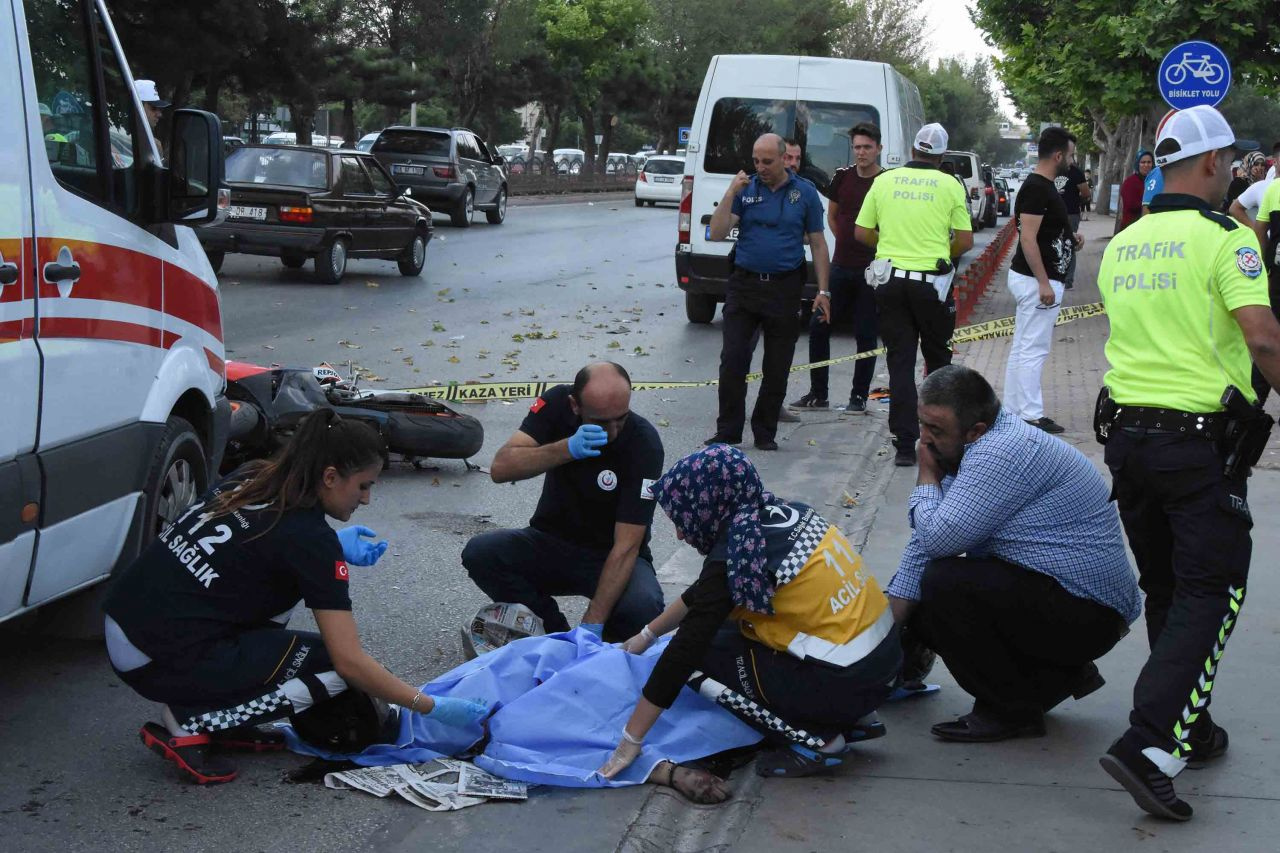 Konya’da motosikletle hız ve zikzak can aldı! Yakınları sinir krizi geçirdi