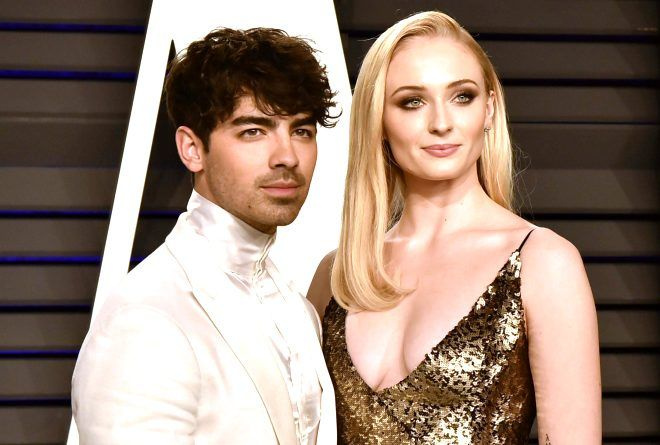 Game of Thrones'un genç yıldızı Sophie Turner eşiyle Miami tatilinde! Joe Jonas ile evlenmişti