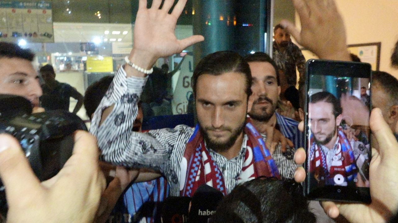 Yusuf Yazıcı Trabzonspor'a veda etti taraftarın son isteğini kırmadı