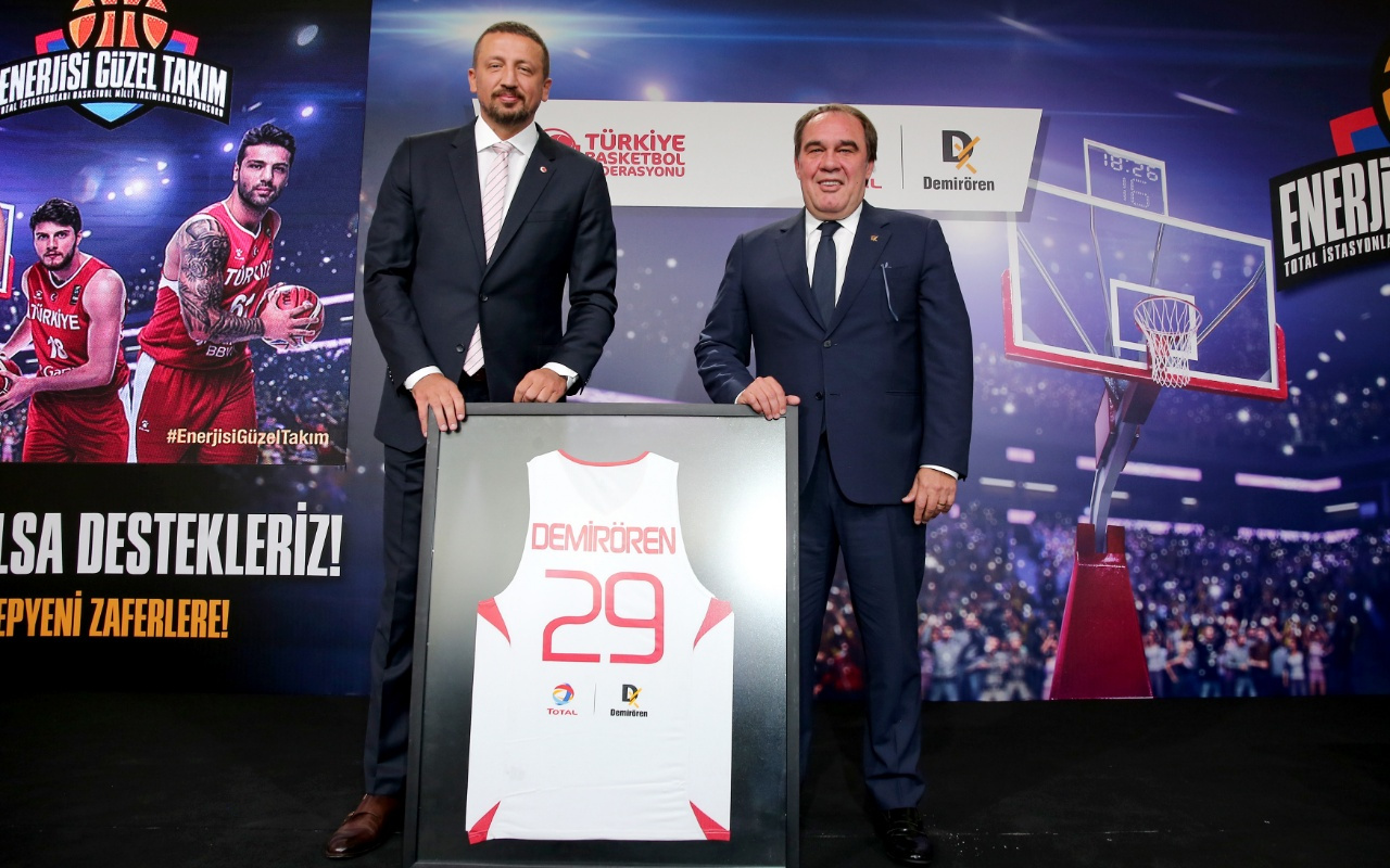 Basketbol Milli Takımları ile Total Oil Türkiye sponsorluk anlaşması imzaladı