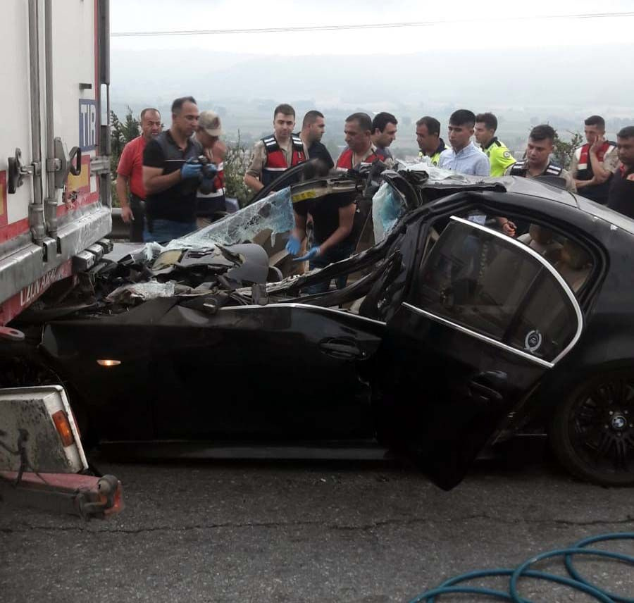 Osmaniye'de bir otomobil TIR'a arkadan çarptı: 2 ölü
