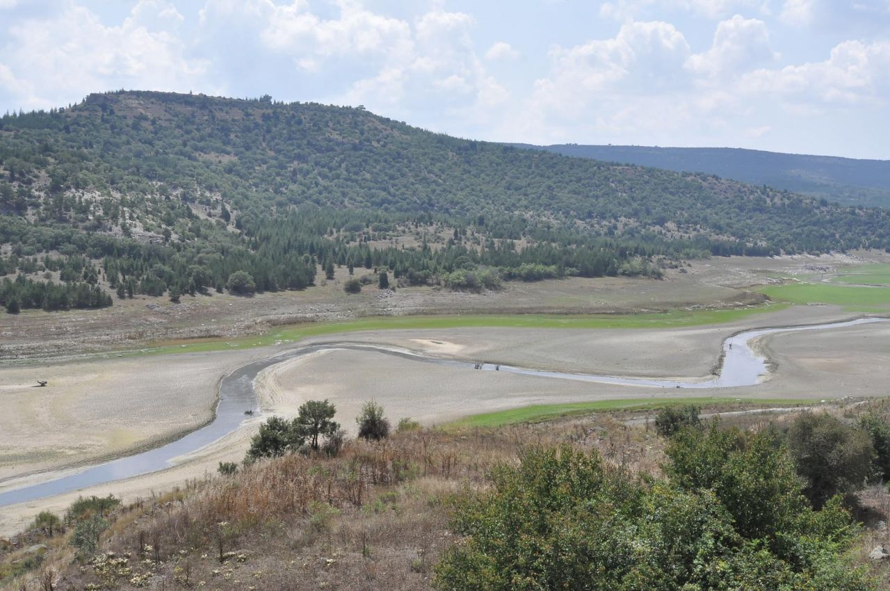 Porsuk Barajı'nda su miktarı kritik seviyelere düştü peki şimdi ne olacak?