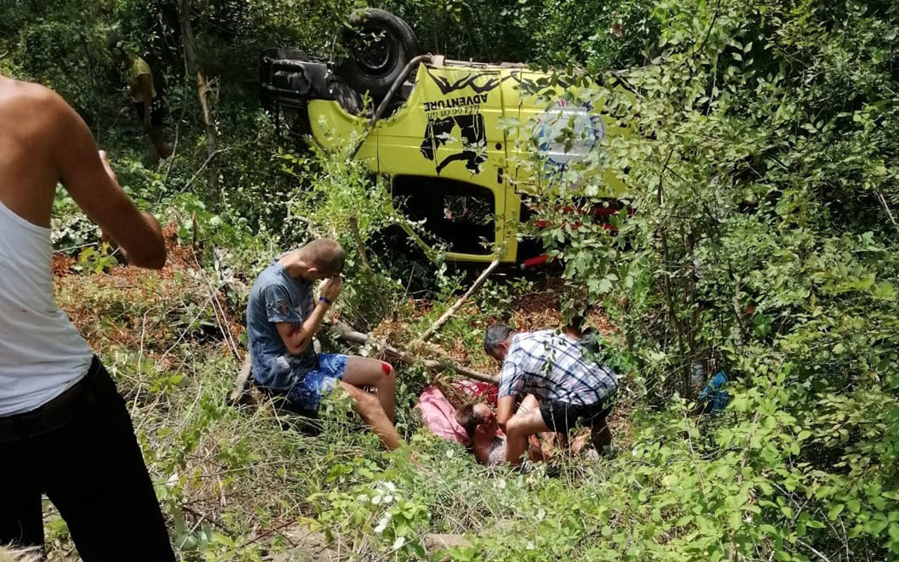 Antalya'da safari cipi devrildi 1 ölü 10 yaralı