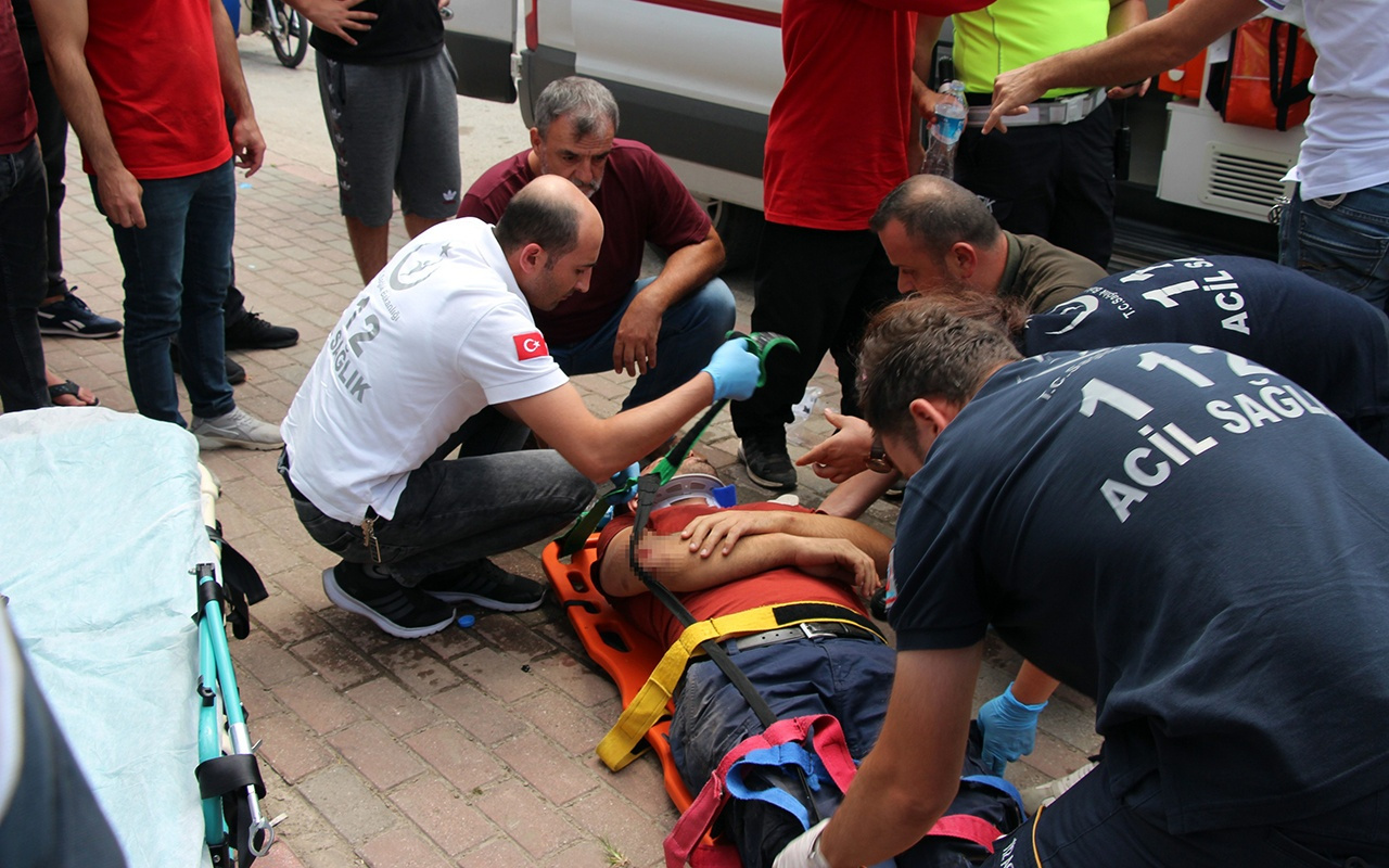 Sakarya'da trafik kazası! Motosiklet ile otomobil çarpıştı