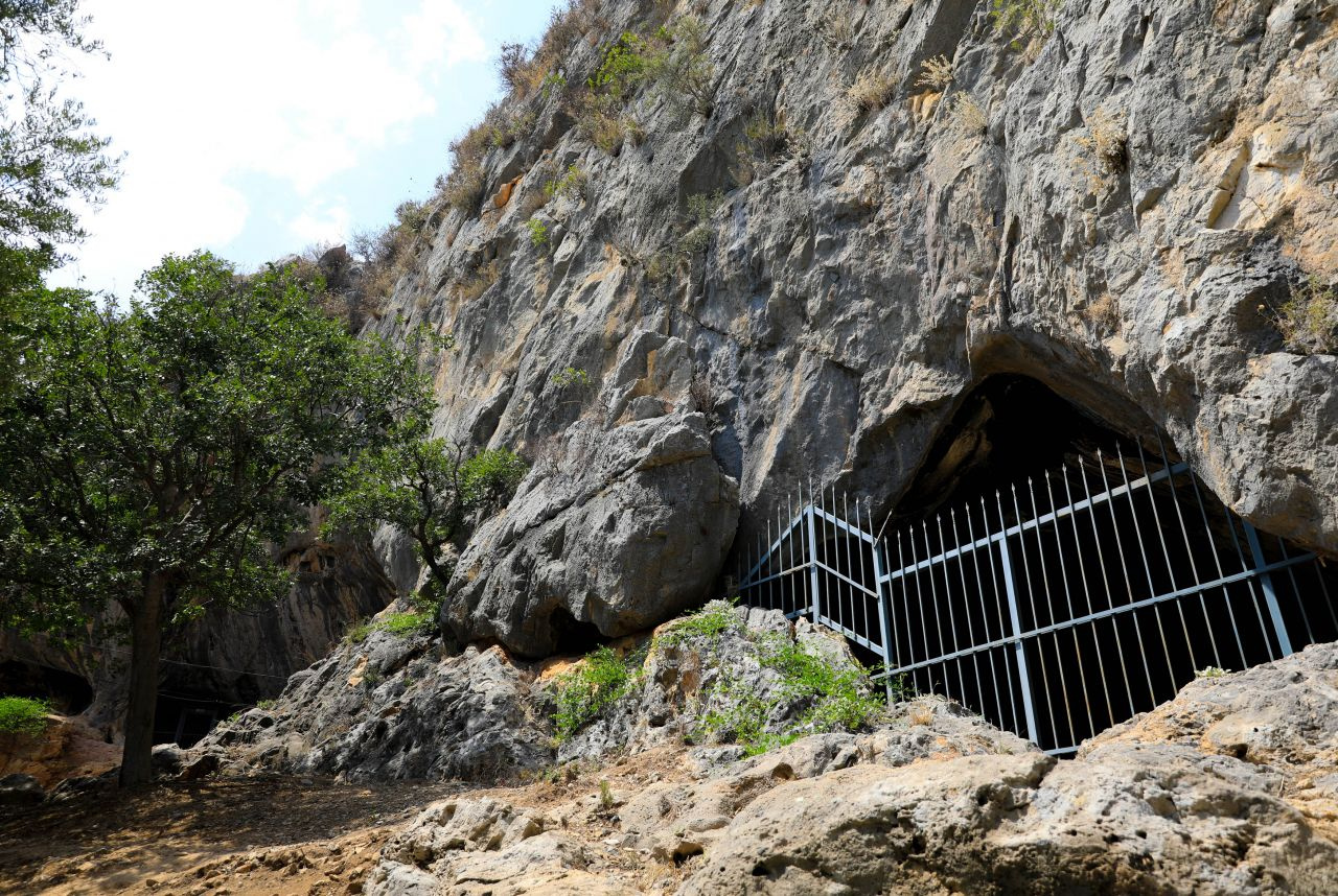 Antalya'daki Karain mağarasında bakın binlerce yıllık ne bulundu?