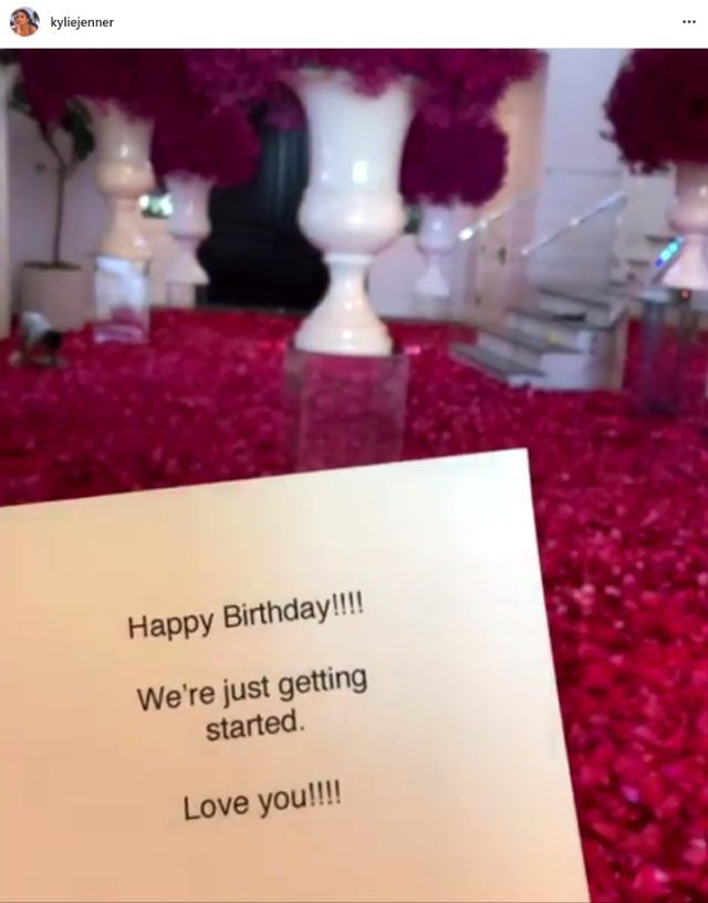 Kylie Jenner'ın sevgilisi Travis Scott'tan şoke eden sürpriz! Bütün evi donattı
