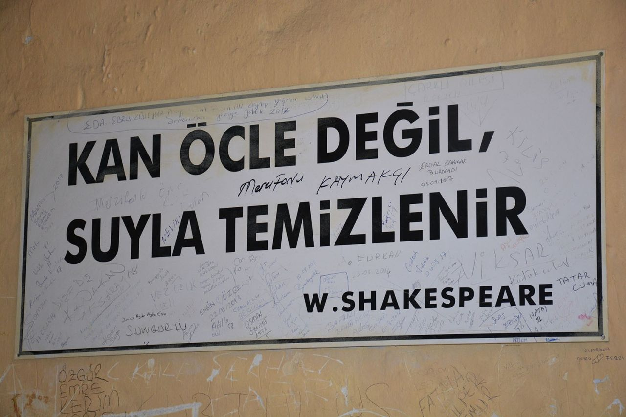 Ünlü Türk bilgininin sözünü Shakespeare’a yazmışlar! Sinop Cezaevindeki ’tarihi’ hata