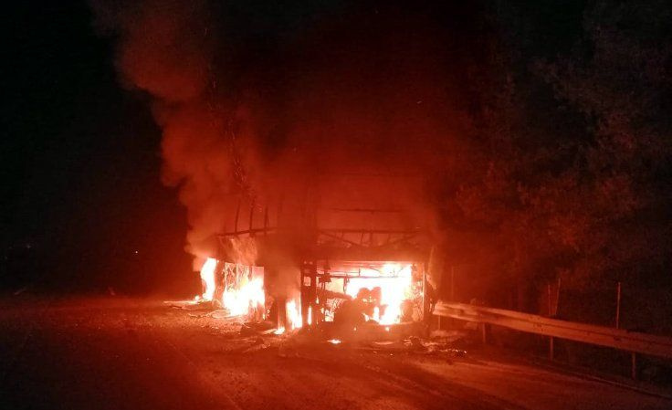 Ne oluyor bu otobüslere? Hatay-İstanbul otobüsü alev alev yandı