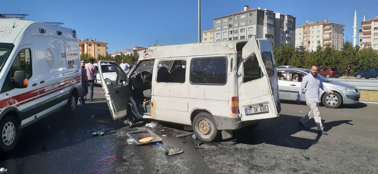 Ankara'da piknik yolunda kaza 16 yaralı