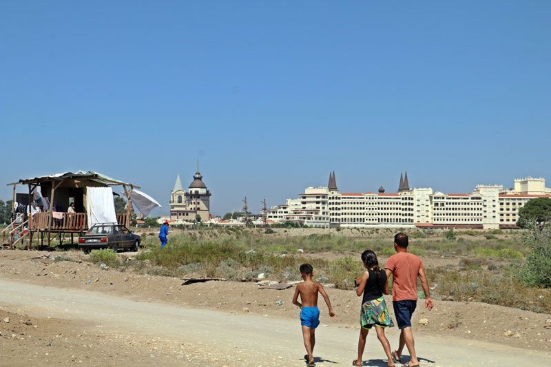 Antalya'da lüks otellerin hemen yanı başında denize sıfır ücretsiz tatil - Sayfa 2