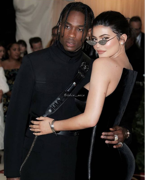 Kylie Jenner'a sürpriz yapmıştı! Travis Scott'un aldığı kolyenin fiyatı ise olay!