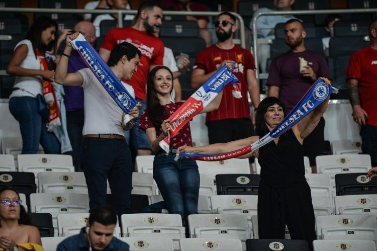Chelsea ve Liverpool maçı öncesi İstanbul'da renkli görüntüler
