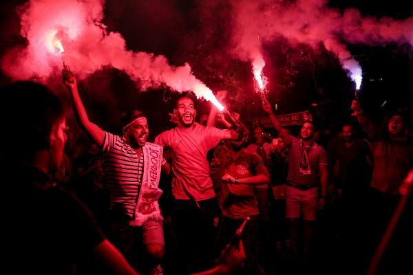 Liverpoollu taraftarların Taksim’de kupa coşkusu