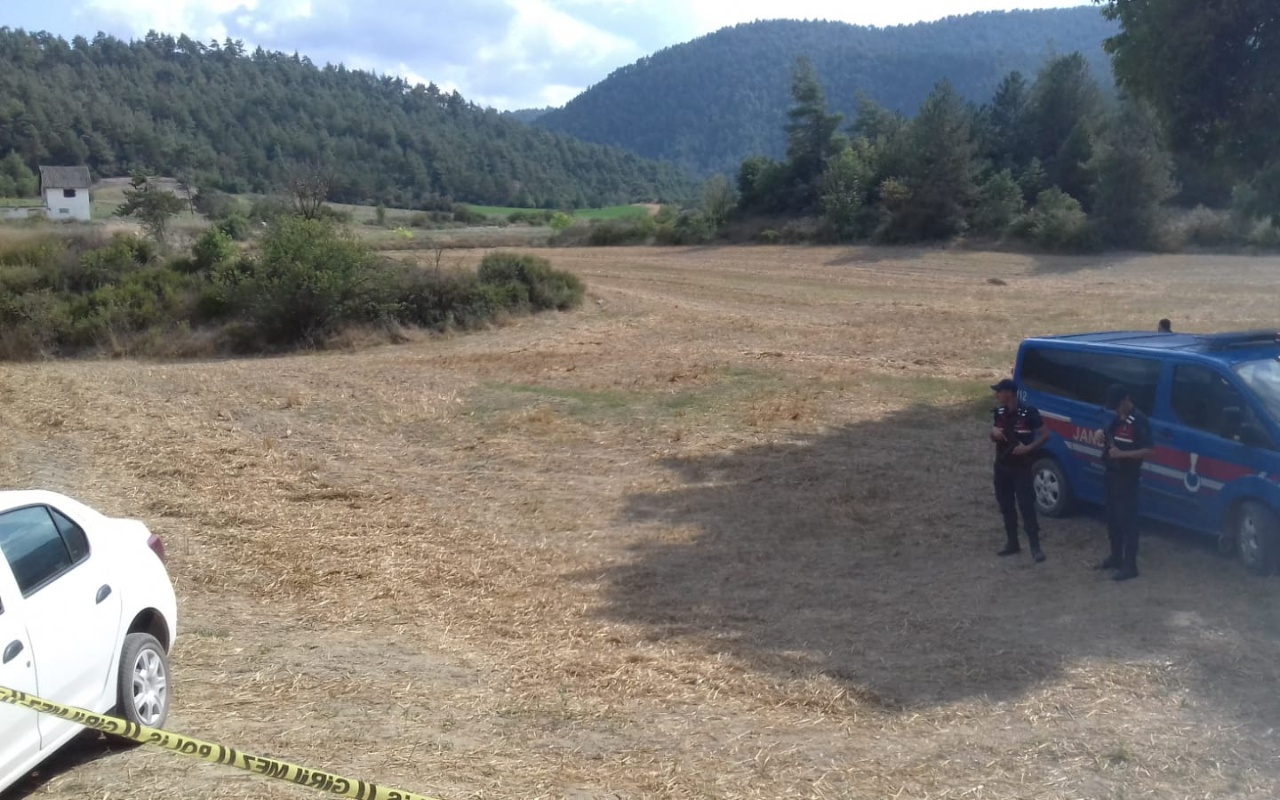 Sakarya'da boğazı kesilmiş erkek cesedi bulundu