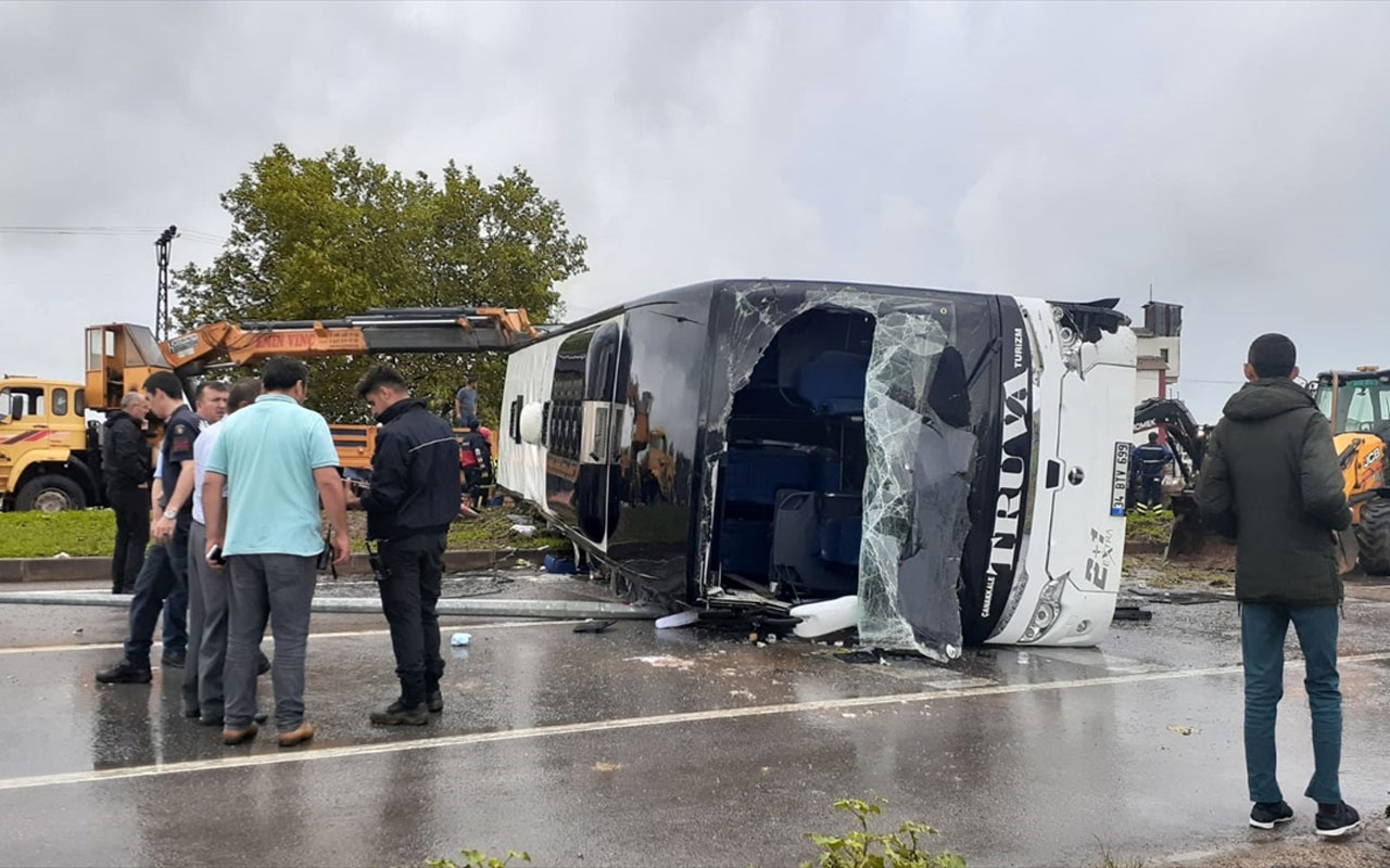 Çanakkale'de yolcu otobüsü devrildi! Ölü ve çok sayıda yaralı var