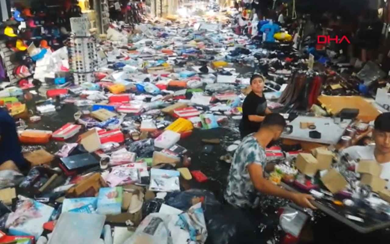 Eminönü alt geçitte bulunan çarşıyı su bastı