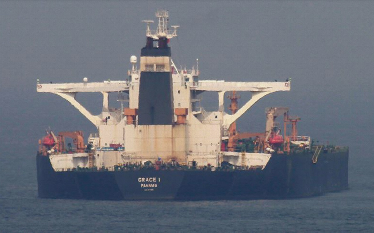 İran alıkonulan tanker için donanma filosu göndermeye hazırlanıyor