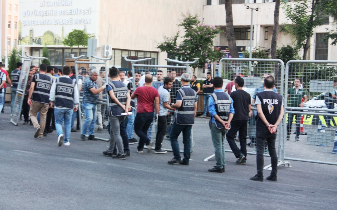 Diyarbakır Büyükşehir Belediyesinde polis hareketliliği
