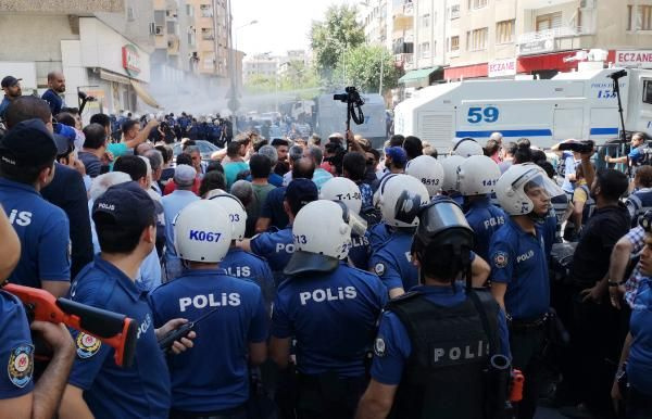 Diyarbakır Van ve Mardin karıştı ortalık savaş alanı! HDP'li vekiller yaralandı