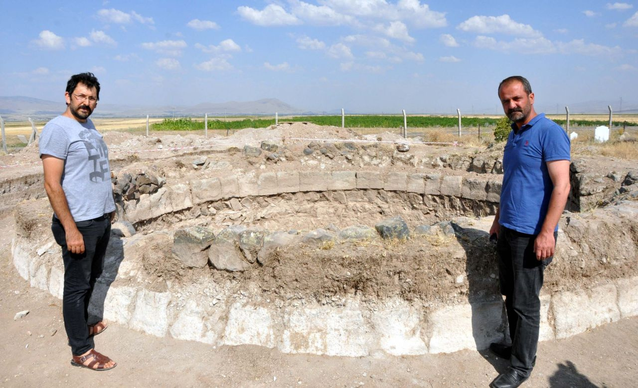 ERZURUM'da defineciler talan etmişti! Gürcü Hatun'un mezarı çıkabilir