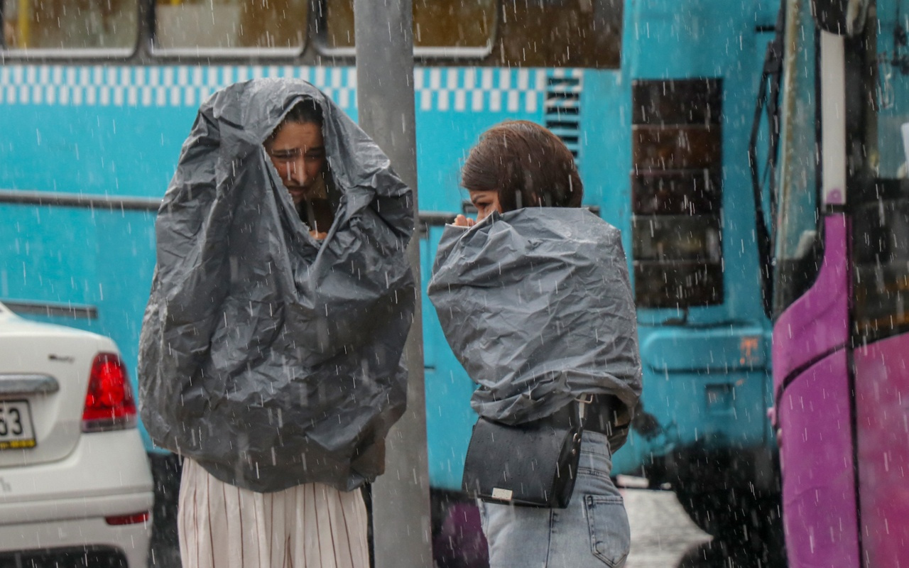 Yarın şiddetli yağmur geliyor! İstanbul'la 21 il listede meteoroloji yeni geçti
