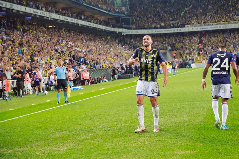 Vedat Muriç'in füzesi Fenerbahçe taraftarını çıldırttı