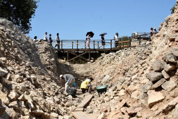 Arkeoloji dünyası bu keşifle heyecanlandı! Troya'yı 600 yıl geri taşıyacak