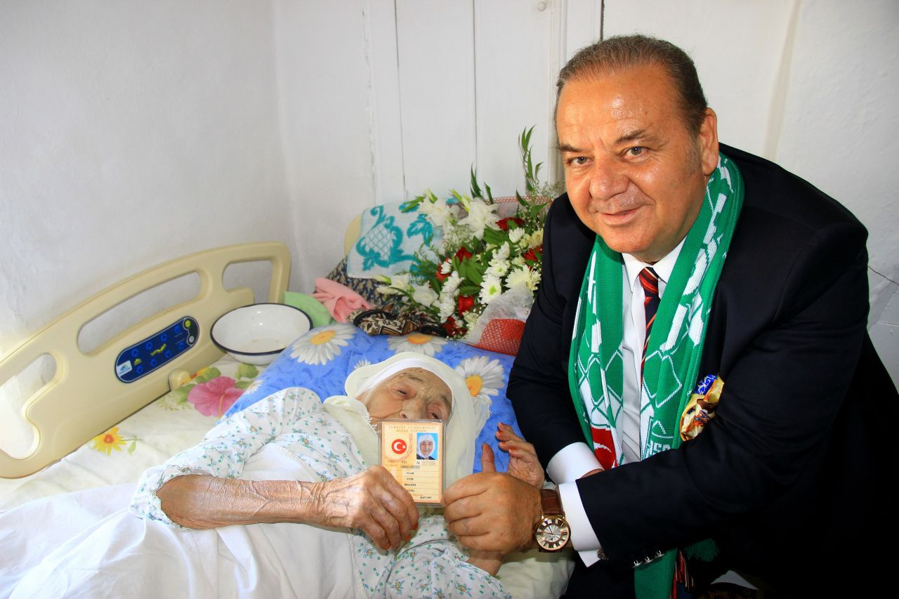 Muğla'da yaşayan 113 yaşındaki Ayşe Uçar 3 padişah 12 cumhurbaşkanı gördü