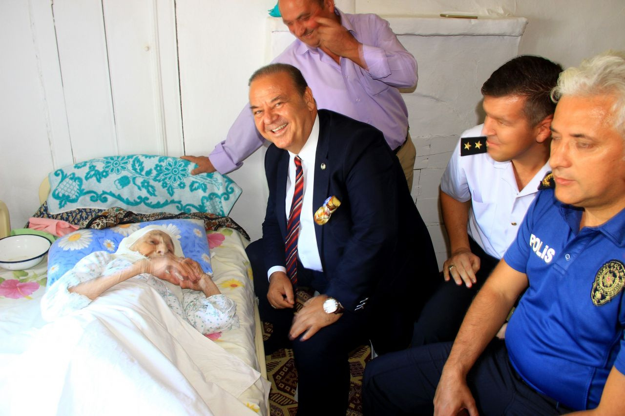 Muğla'da yaşayan 113 yaşındaki Ayşe Uçar 3 padişah 12 cumhurbaşkanı gördü