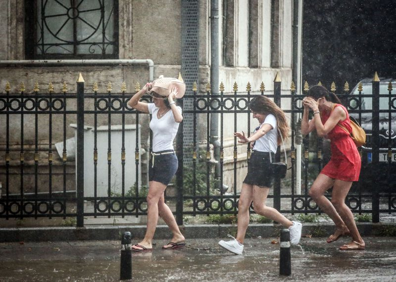 Bu bir arka kapı yağmuru! Meteoroloji profesörü İstanbul'u uyardı MGM twit attı
