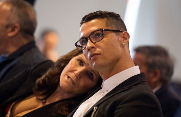 Kathryn Mayorga tecavüz etti dediği Ronaldo'dan 375 bin dolar almış