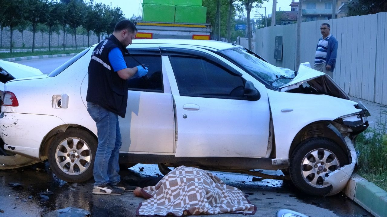 Bursa'da ters yöne giren cipin çarptığı otomobil sürücüsü yaşamını yitirdi!