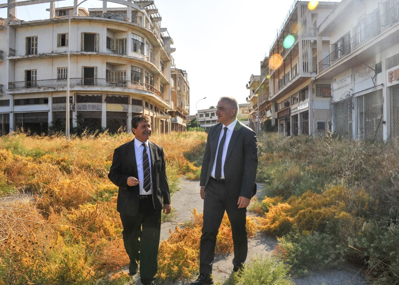 Kültür ve Turizm Bakanı Mehmet Nuri Ersoy KKTC'de kapalı Maraş bölgesini inceledi