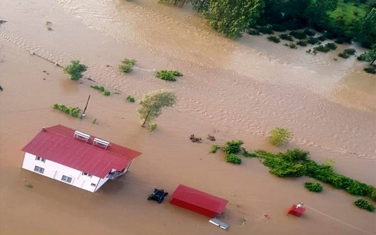 Samsun'da aşırı yağışlarda mahsur kalan 17 kişi ile ilgili flaş haber